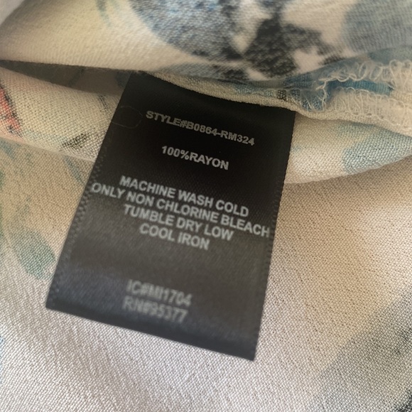 Pretty summer top. - Picture 7 of 10